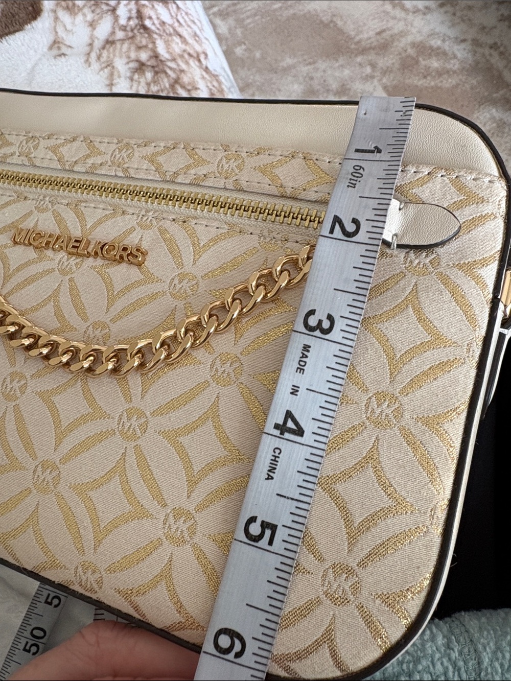 Michael Kors Jet Set Cream & Gold MK Signature Chain Crossbody Bag NEW - Picture 13 of 15